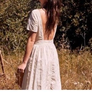 Sézane Odalie Dress Size 6. White floral.